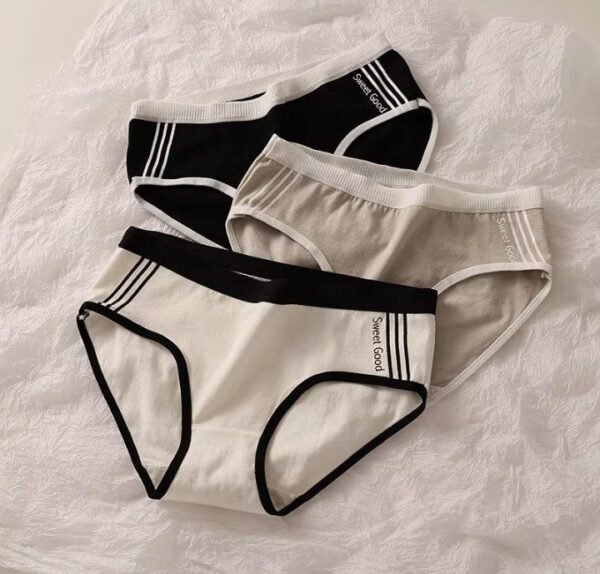 Underwear Women Cotton Crotch Mid Waist Traceless Sexy Panties Japanese Sports Style Girls Breathable Underpants Simple Lingerie